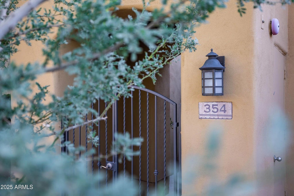 9270 E Thompson Peak Parkway (unit 354), Scottsdale