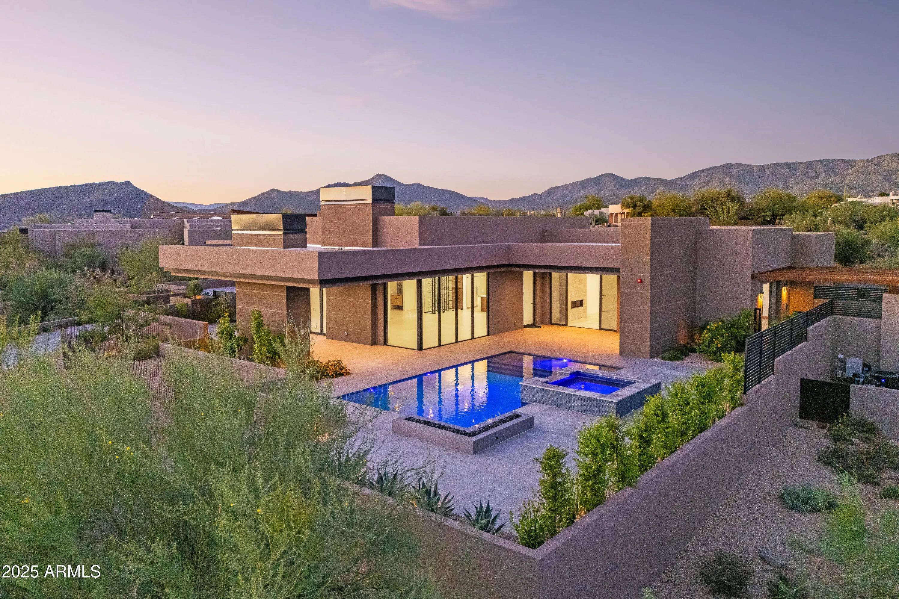 Photo of Listing #6936545