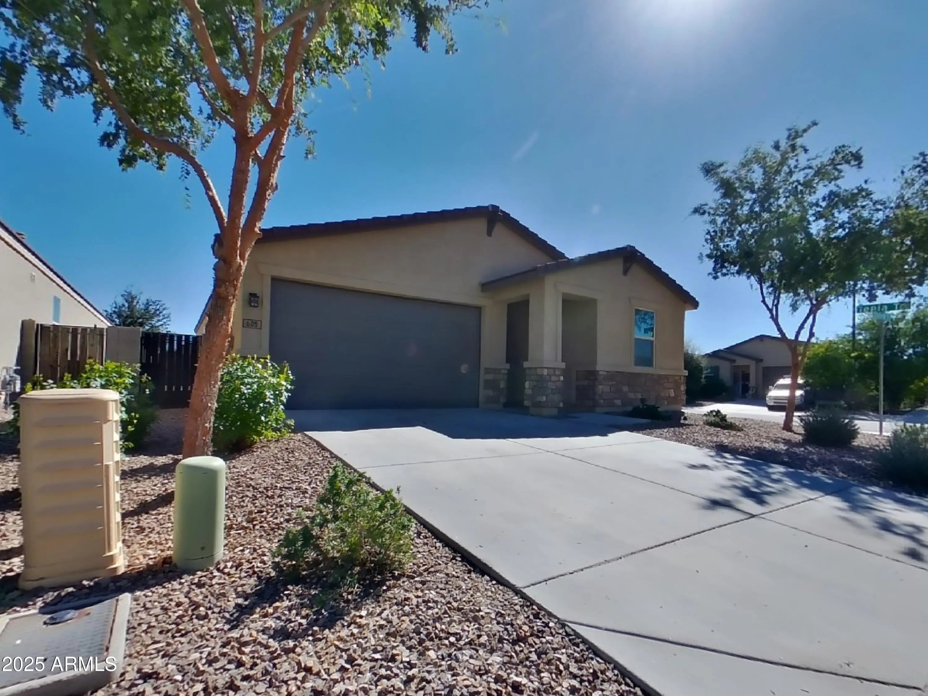 Photo of Listing #6937341