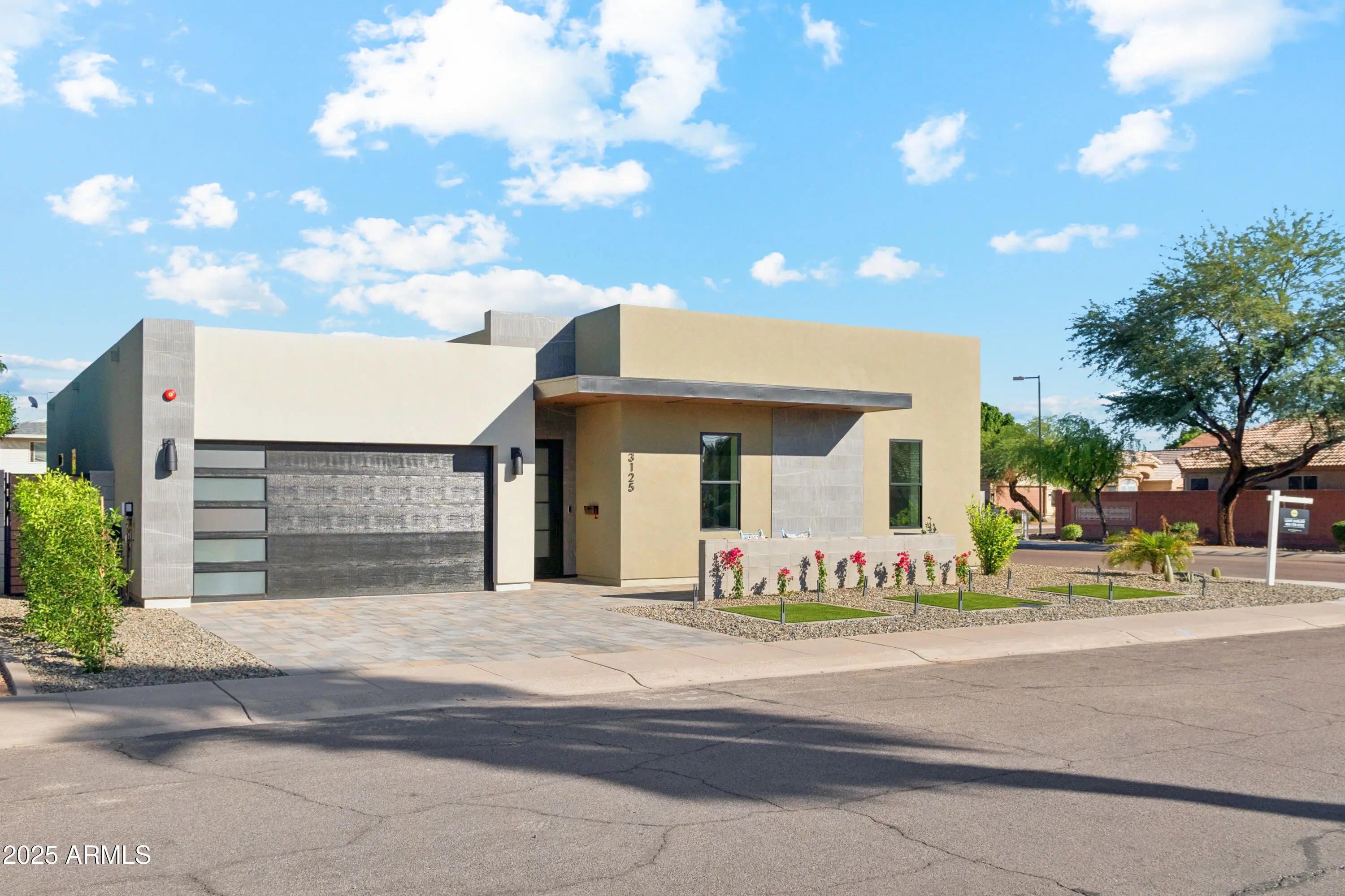 Photo of Listing #6935599