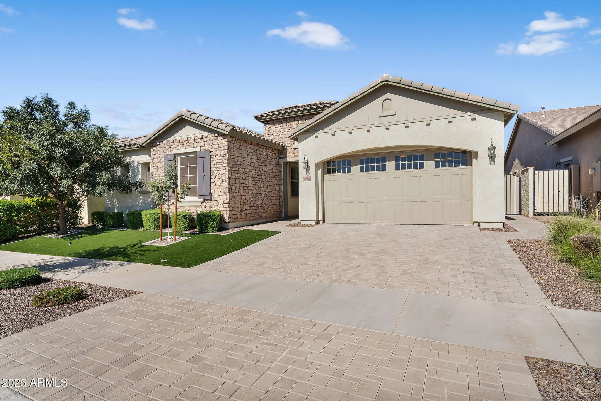 Photo of Listing #6935383