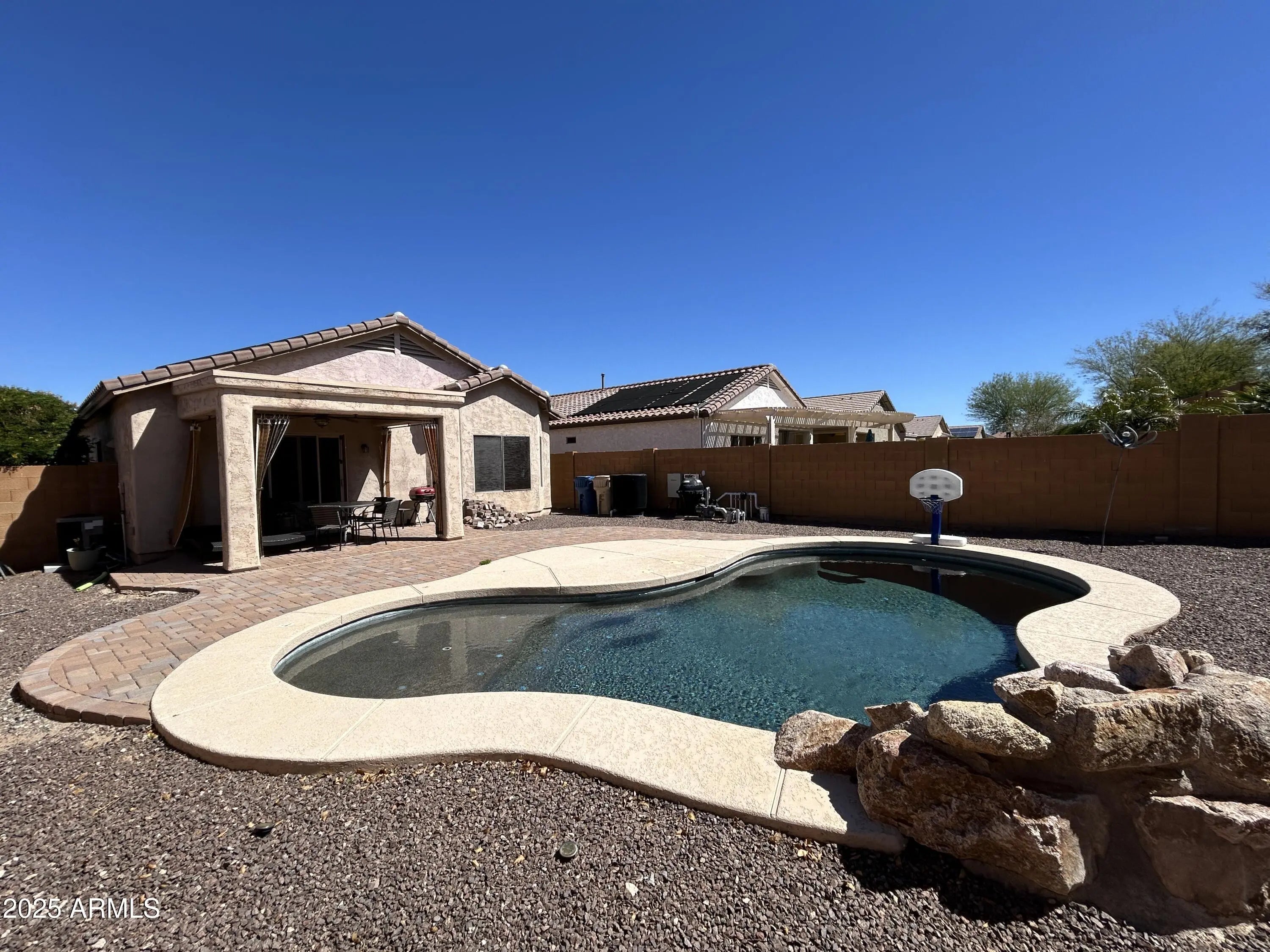 Photo of Listing #6935100