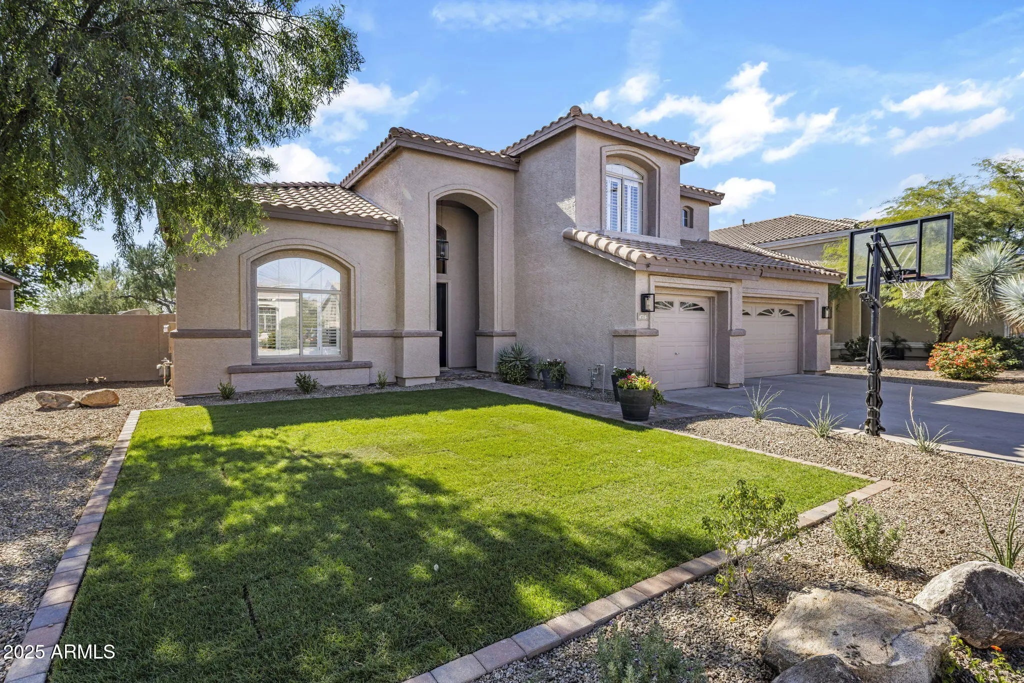 Photo of Listing #6939402