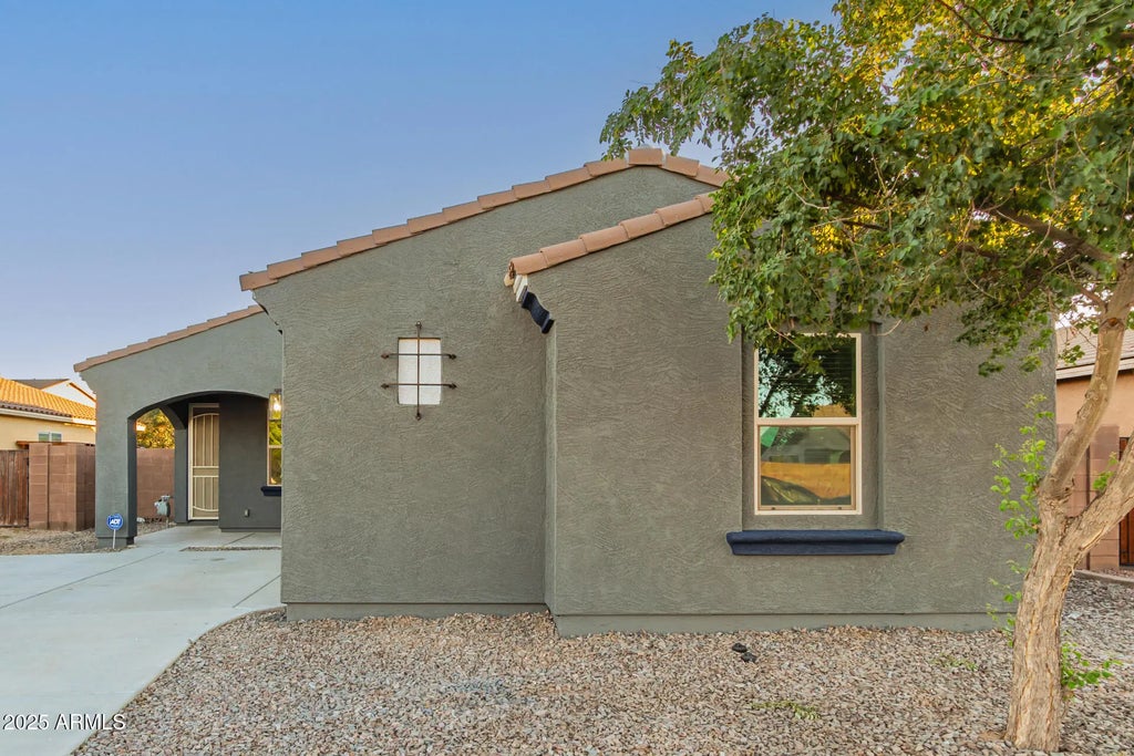 813 W Love Road, San Tan Valley