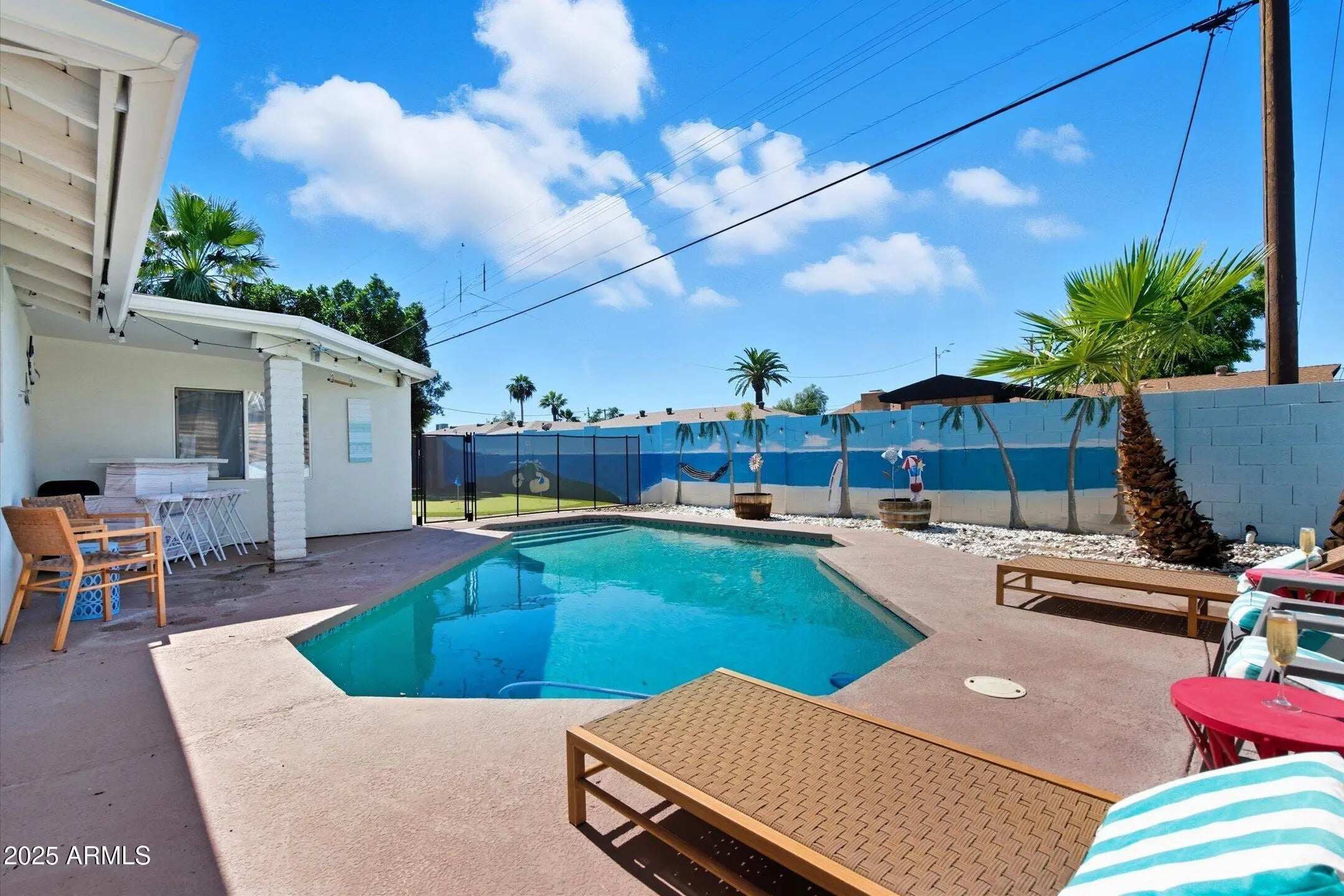 Photo of Listing #6935371