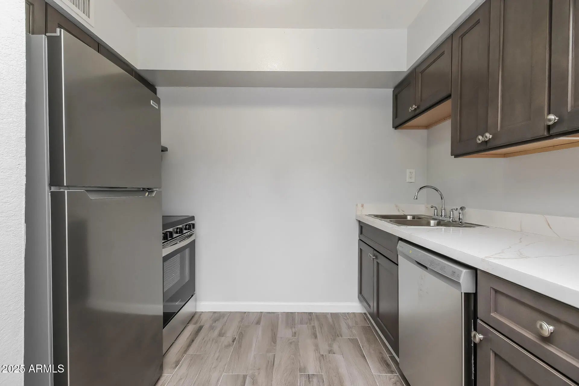 Photo of Listing #6935485