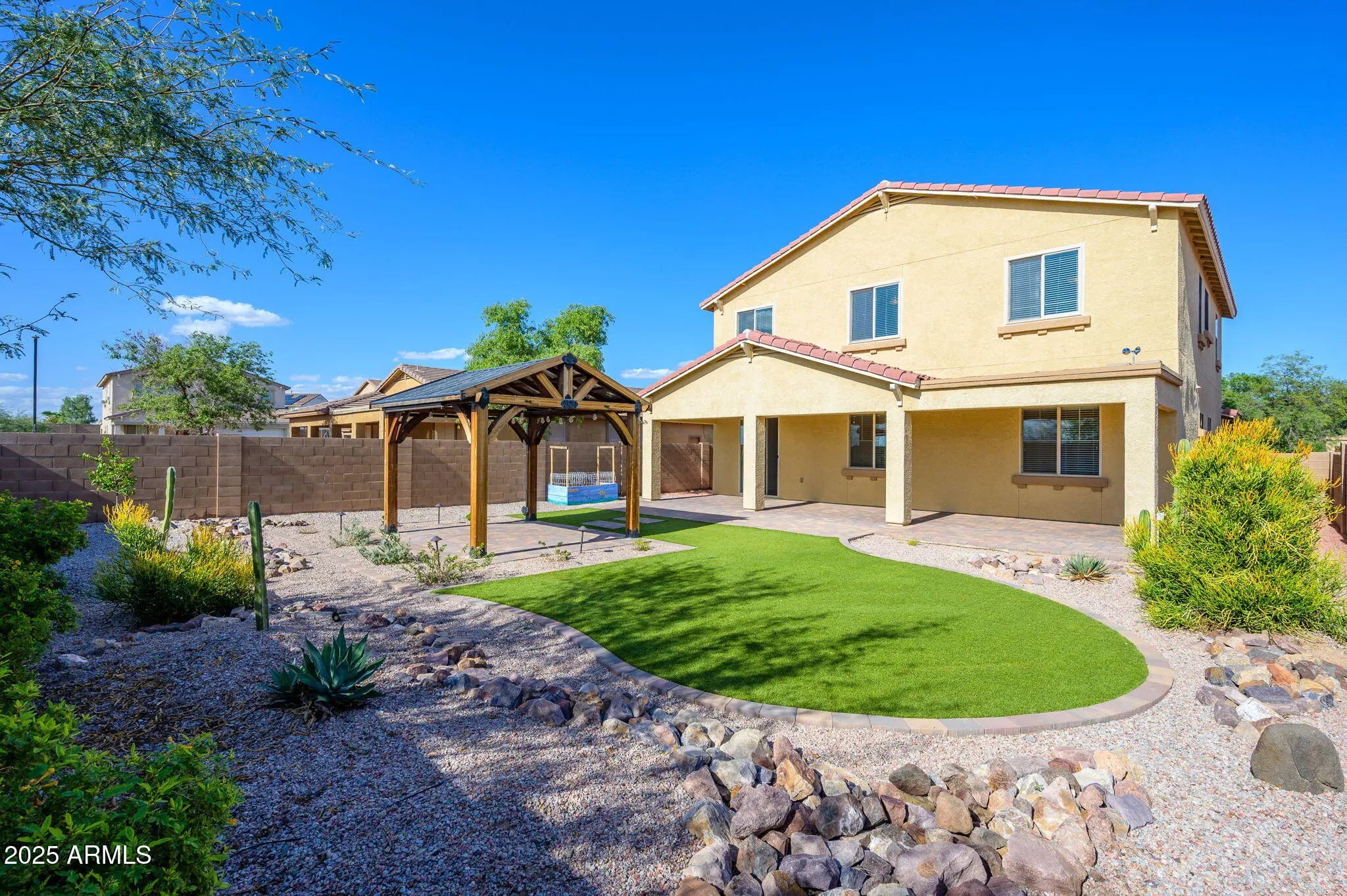 Photo of Listing #6935552