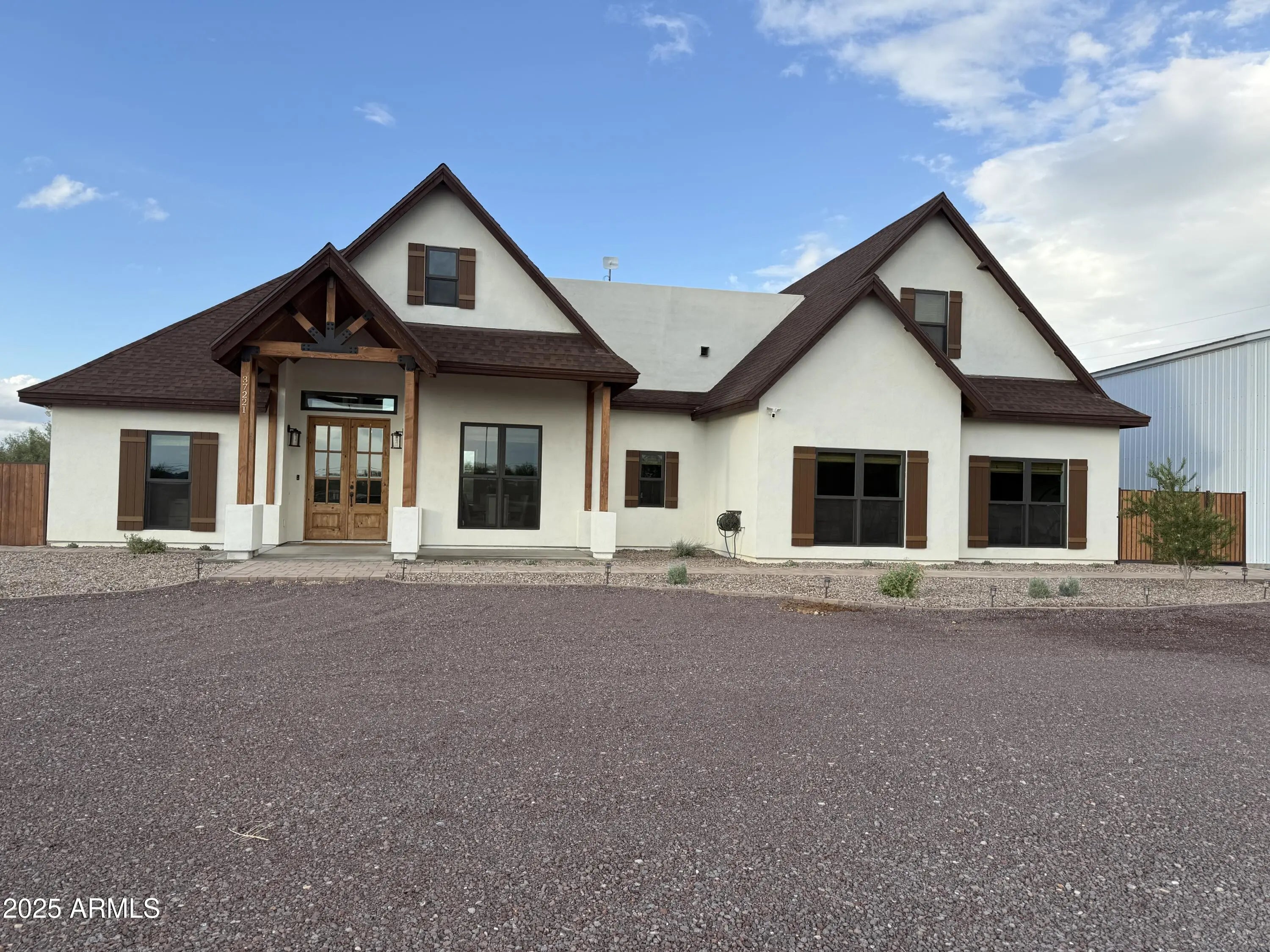 Photo of Listing #6935652