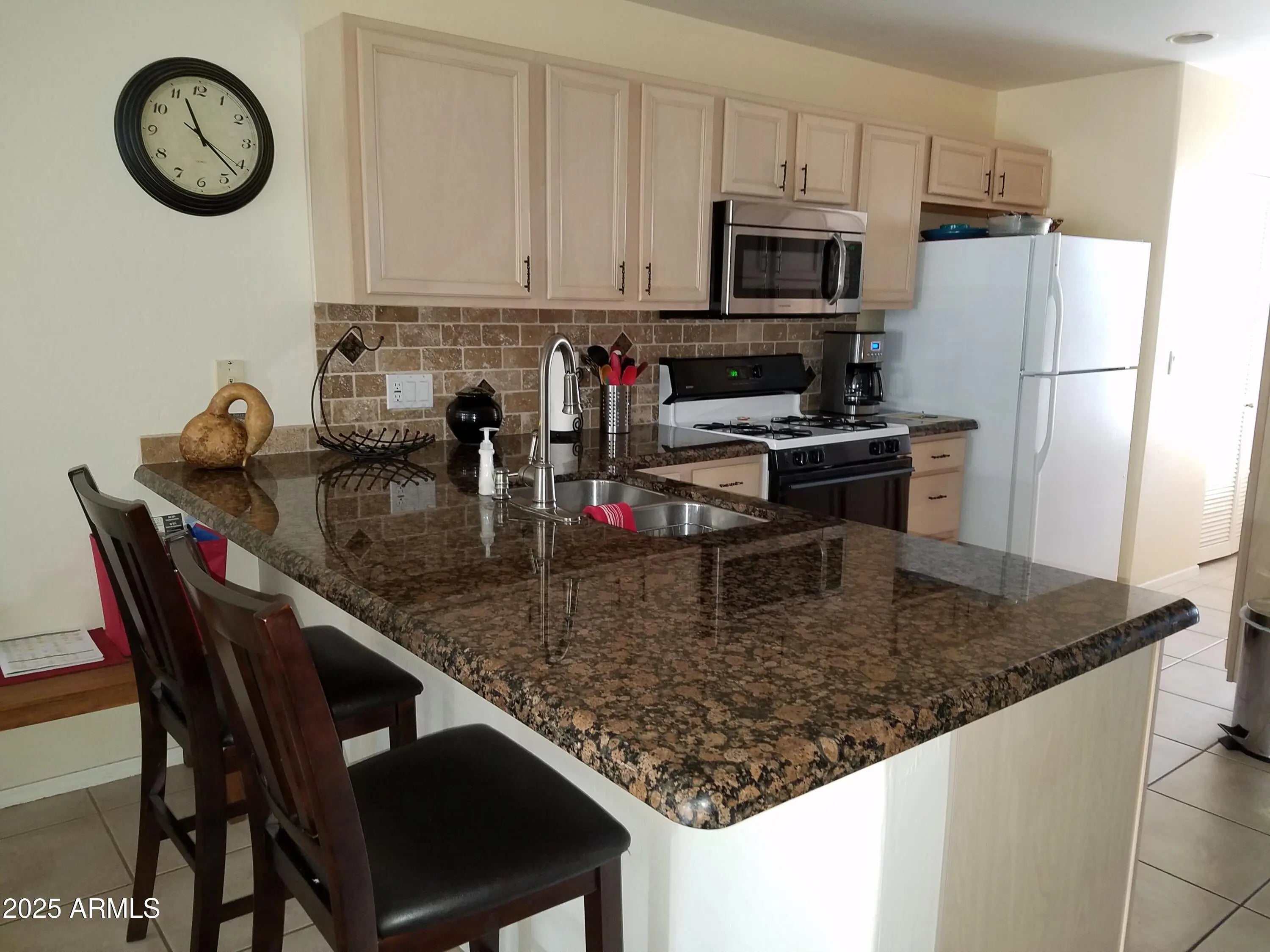 Photo of Listing #6936938