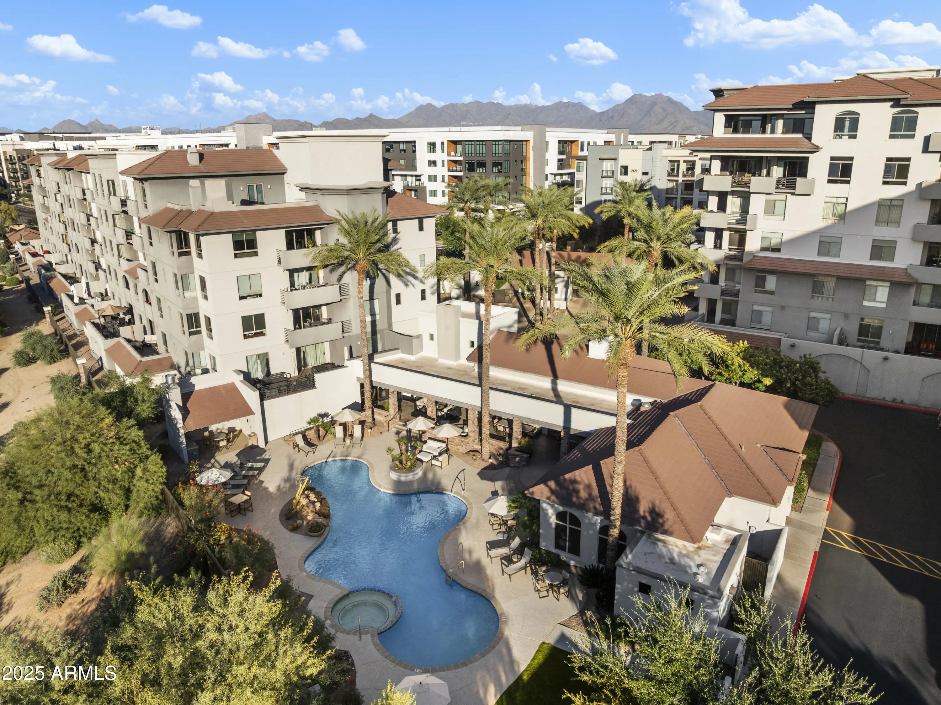 Photo of Listing #6953603