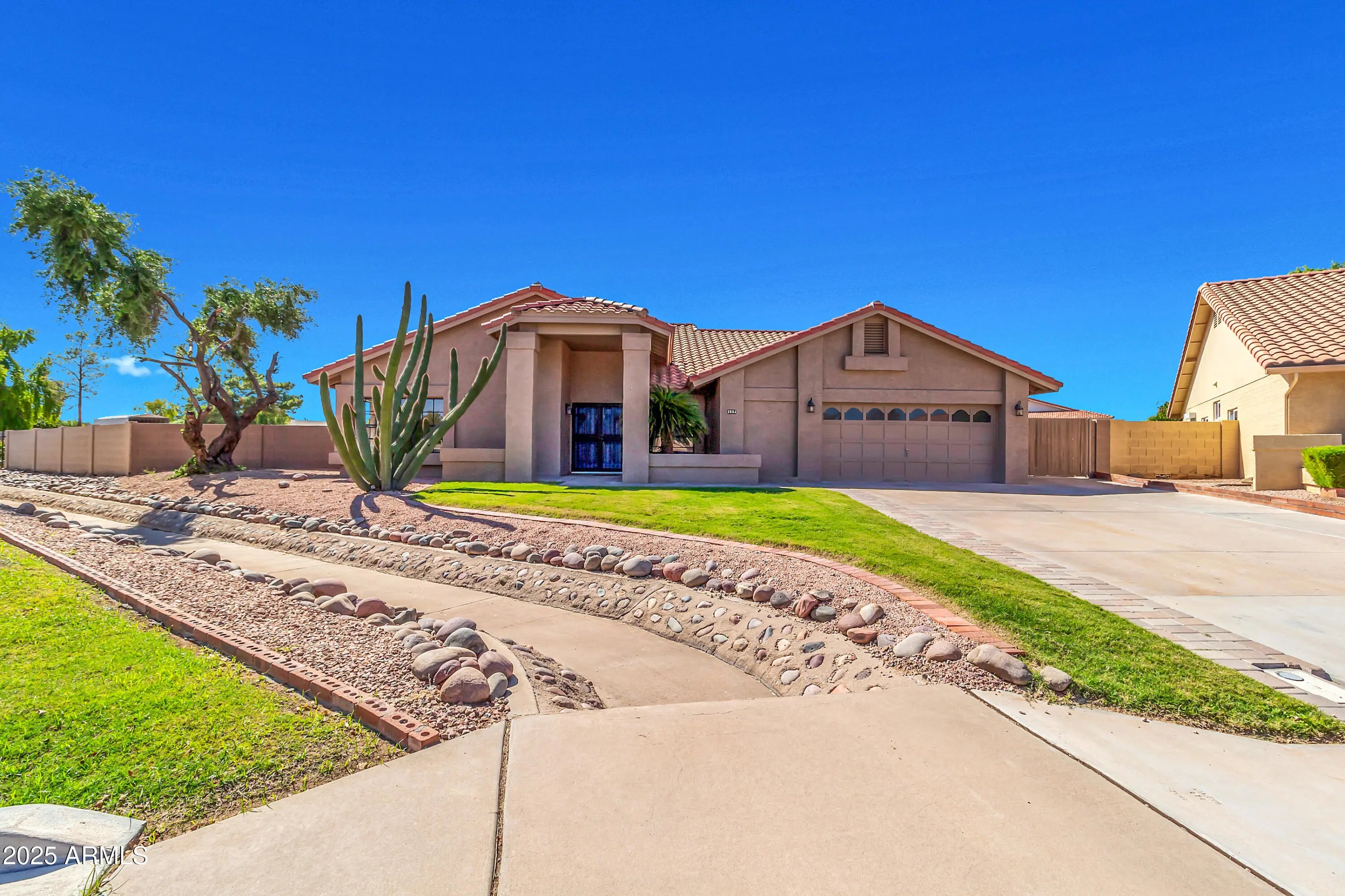 Photo of Listing #6935743