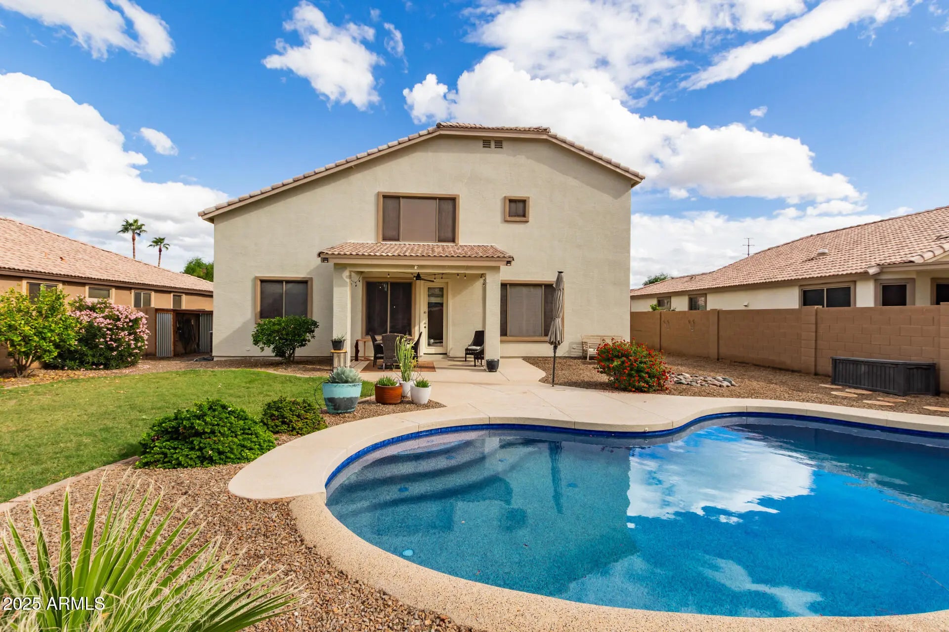 Photo of Listing #6935719