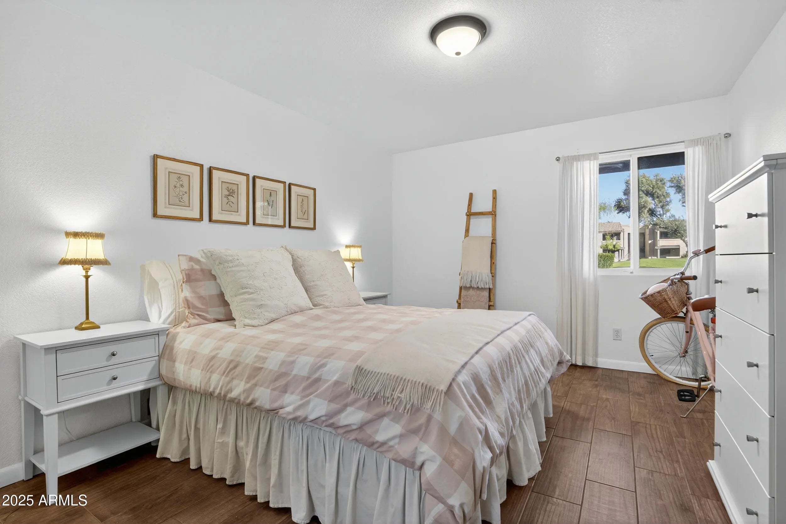 Photo of Listing #6936324