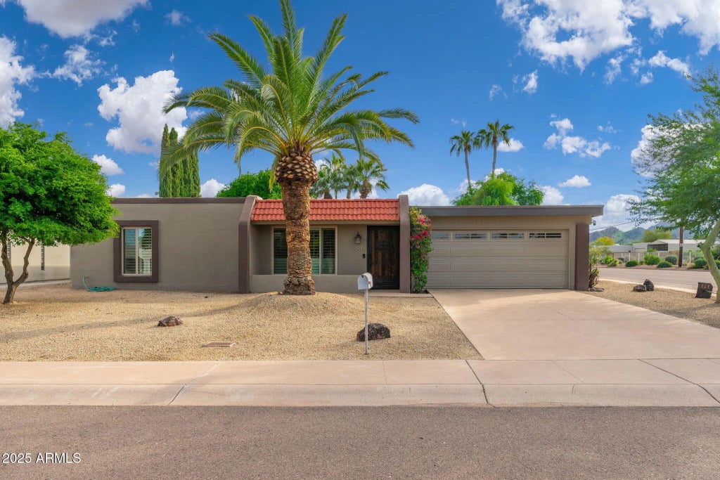 4001 E Cannon Drive, Phoenix