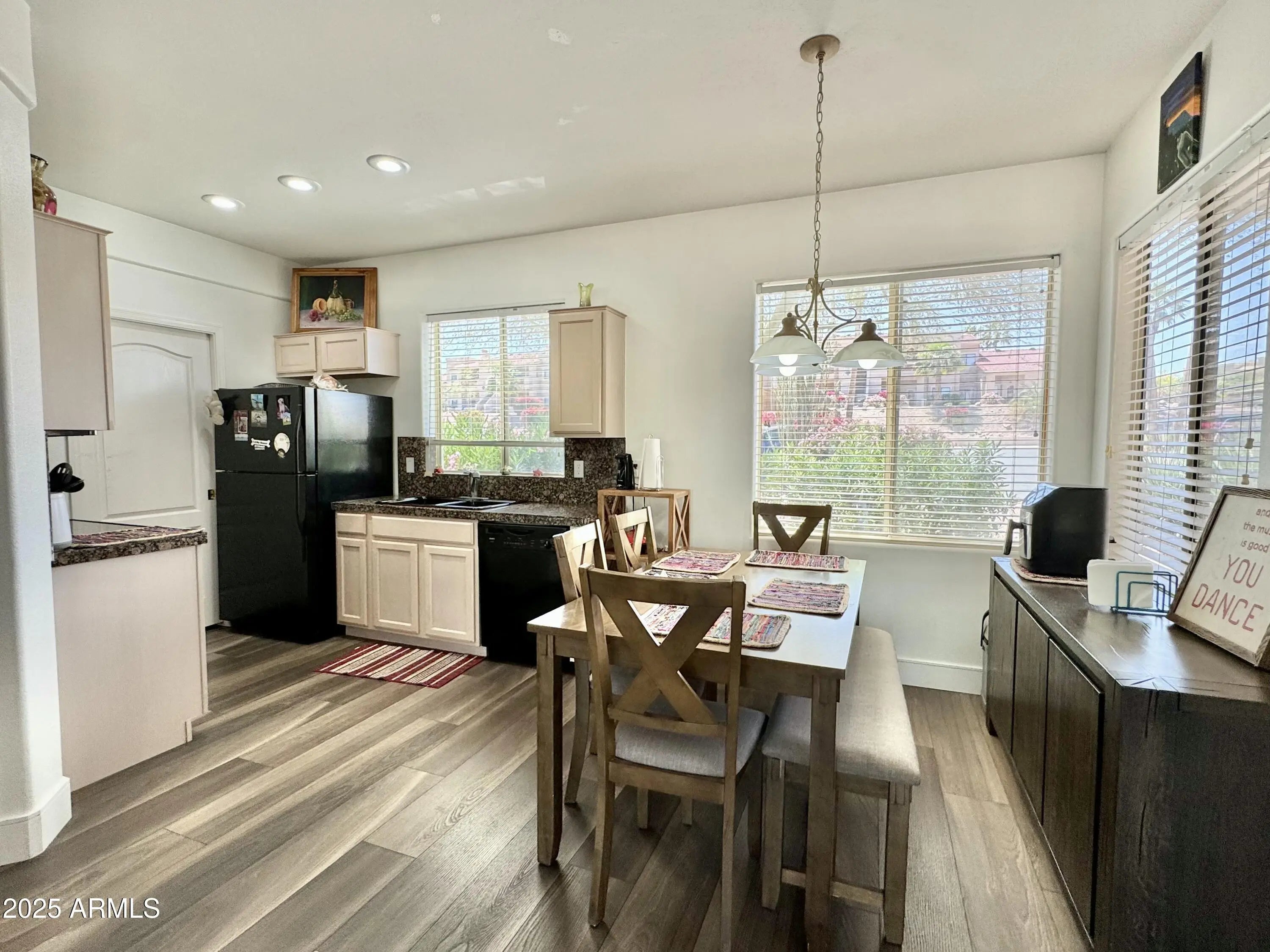 Photo of Listing #6935962