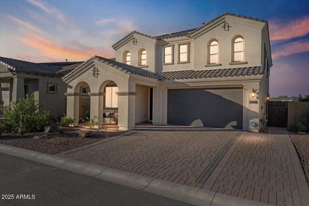 Photo of Listing #6936759