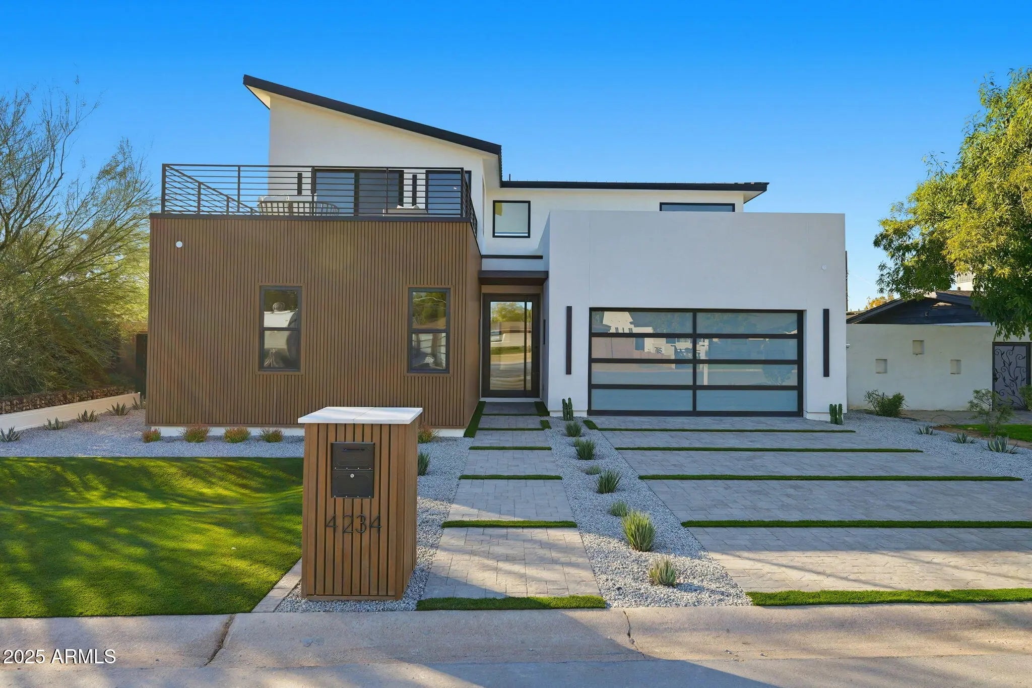 Photo of Listing #6936884