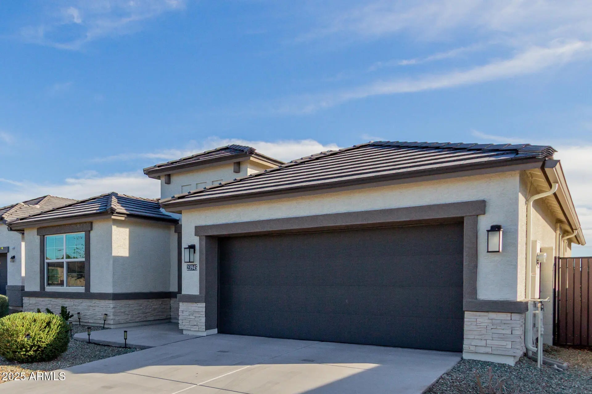 Photo of Listing #6936343