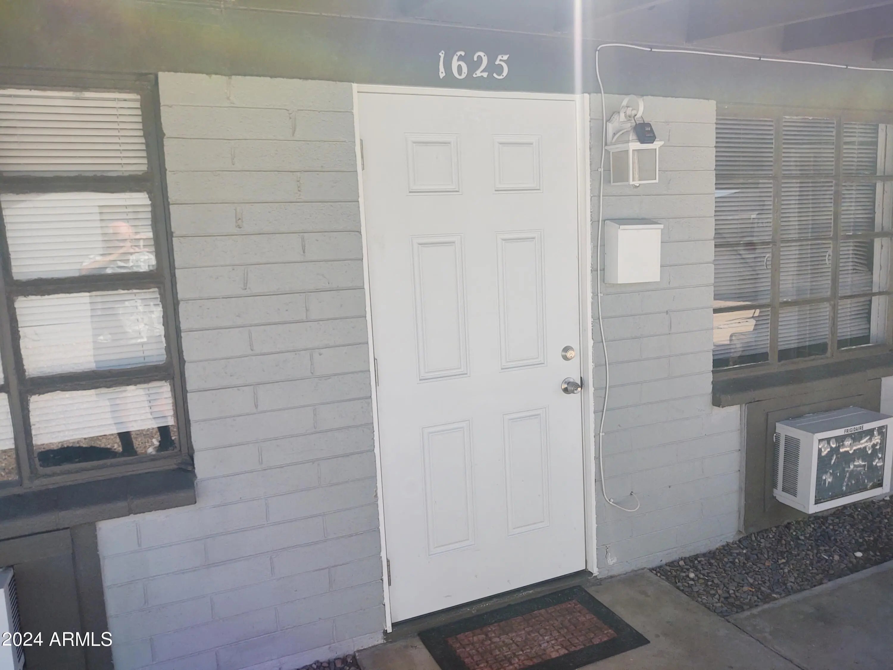 Photo of Listing #6936209