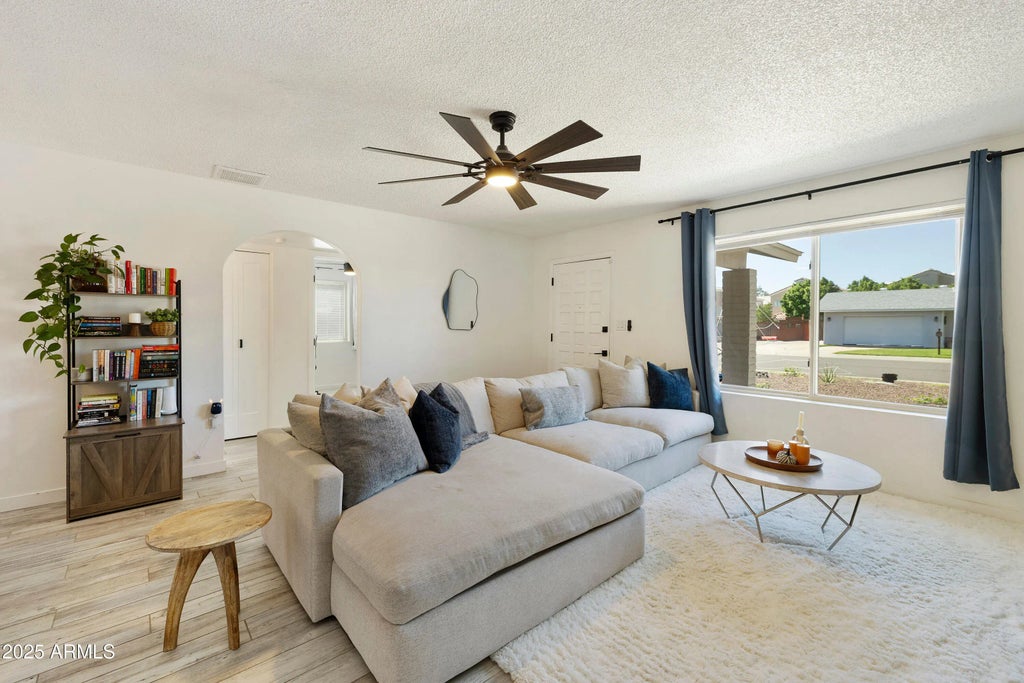 18821 N 17th Avenue, Phoenix