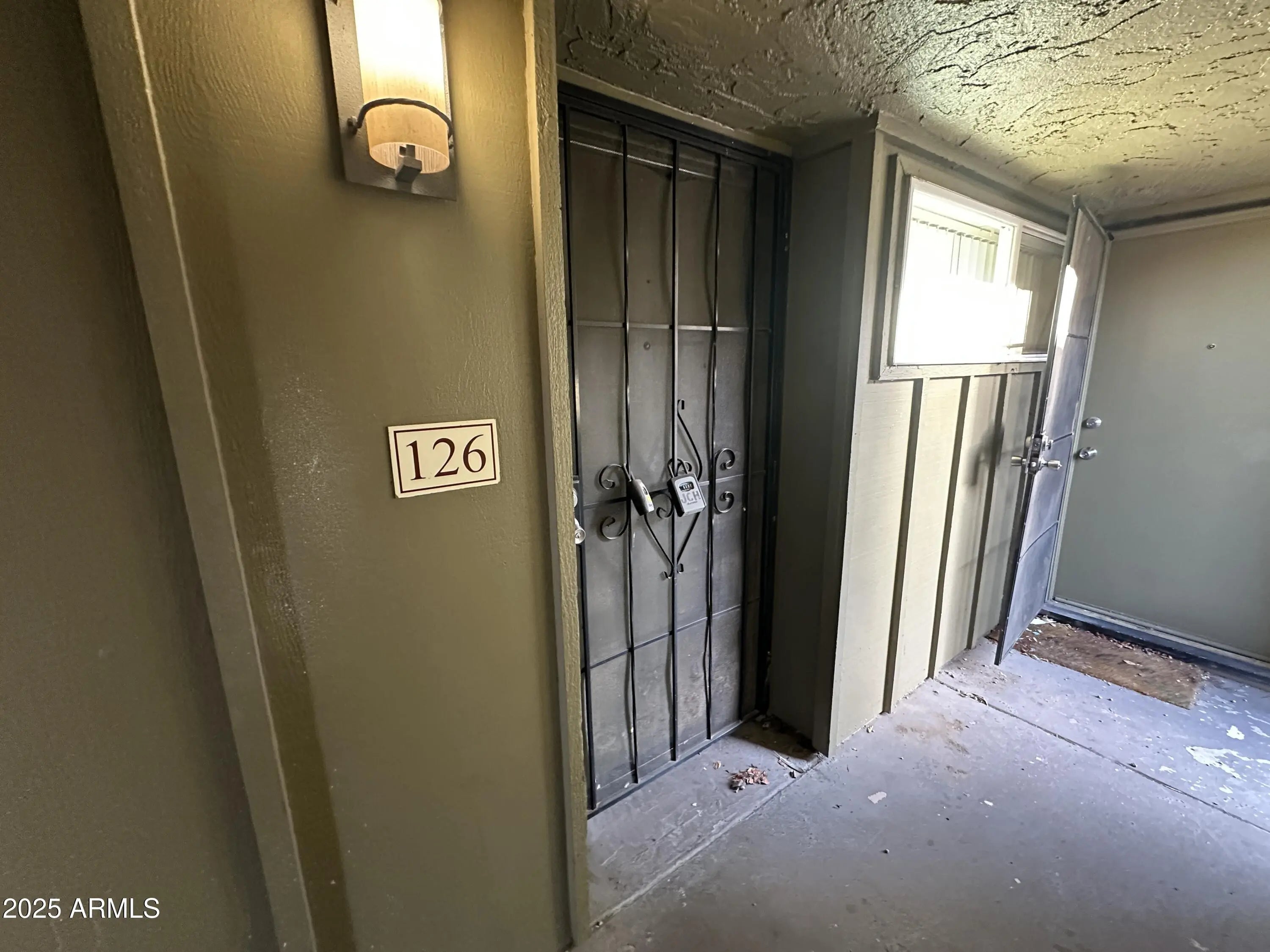 Photo of Listing #6936301