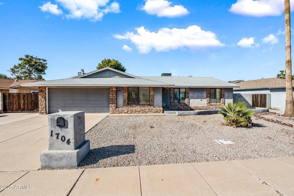 1704 W Rosal Drive, Chandler