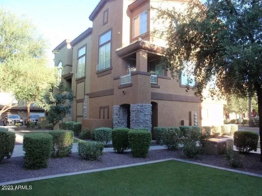 Photo of Listing #6936368