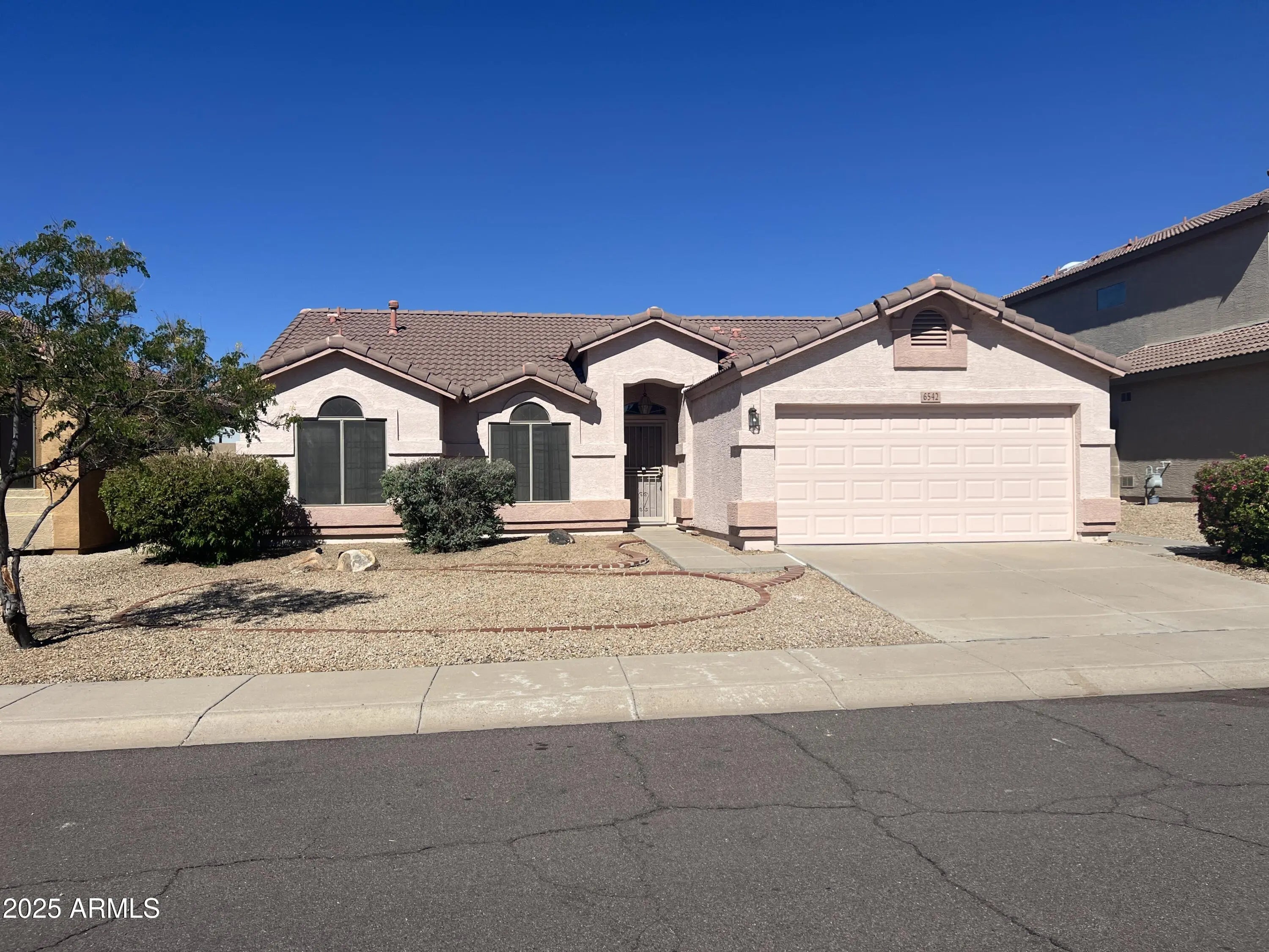 Photo of Listing #6936798