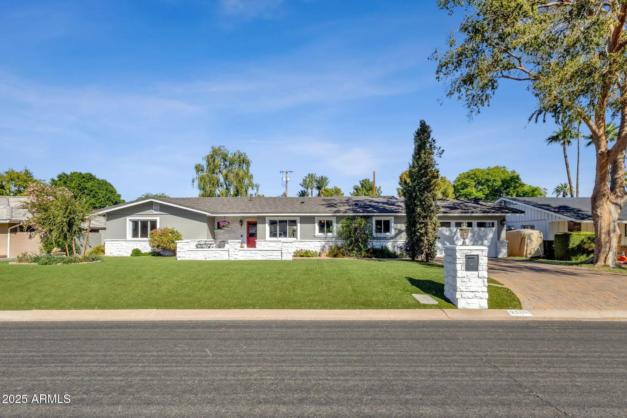 Photo of Listing #6940094