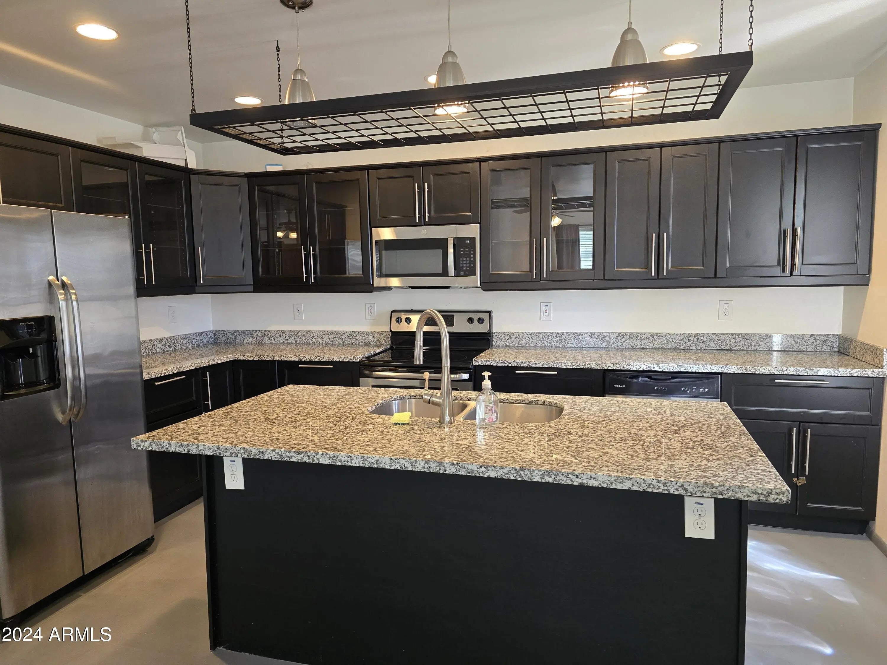 Photo of Listing #6936520