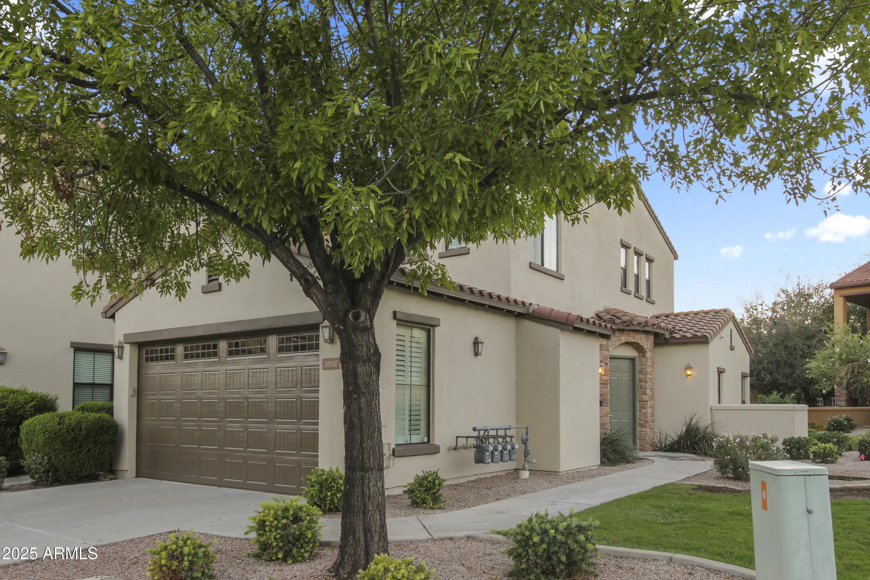 Photo of Listing #6936638