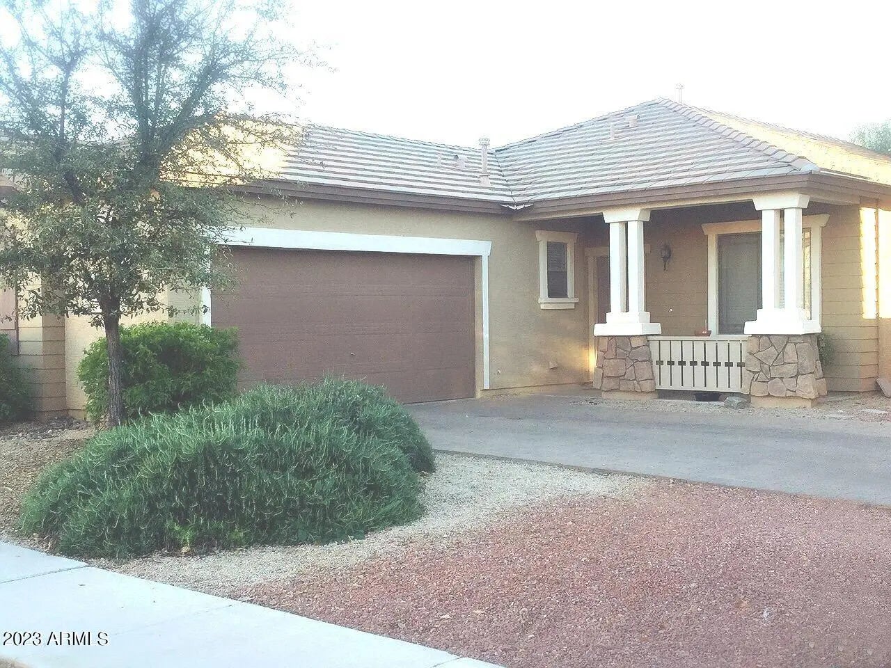 Photo of Listing #6936569