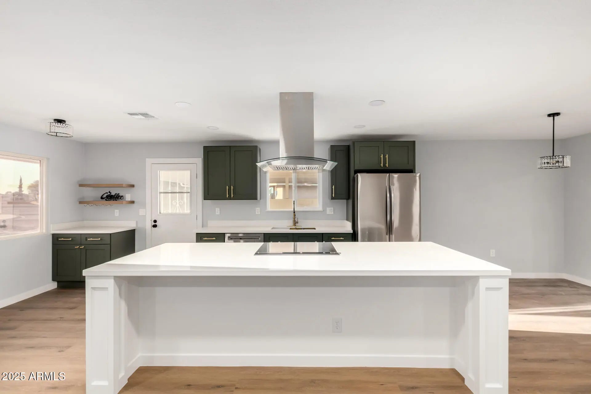 Photo of Listing #6937790