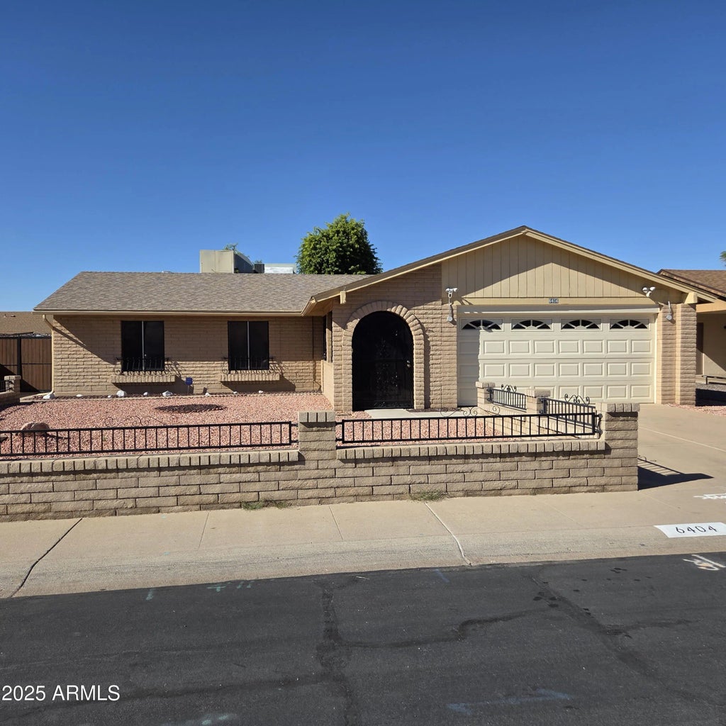 6404 W Sunnyslope Lane, Glendale