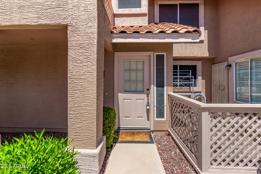1633 E Lakeside Drive (unit 143), Gilbert