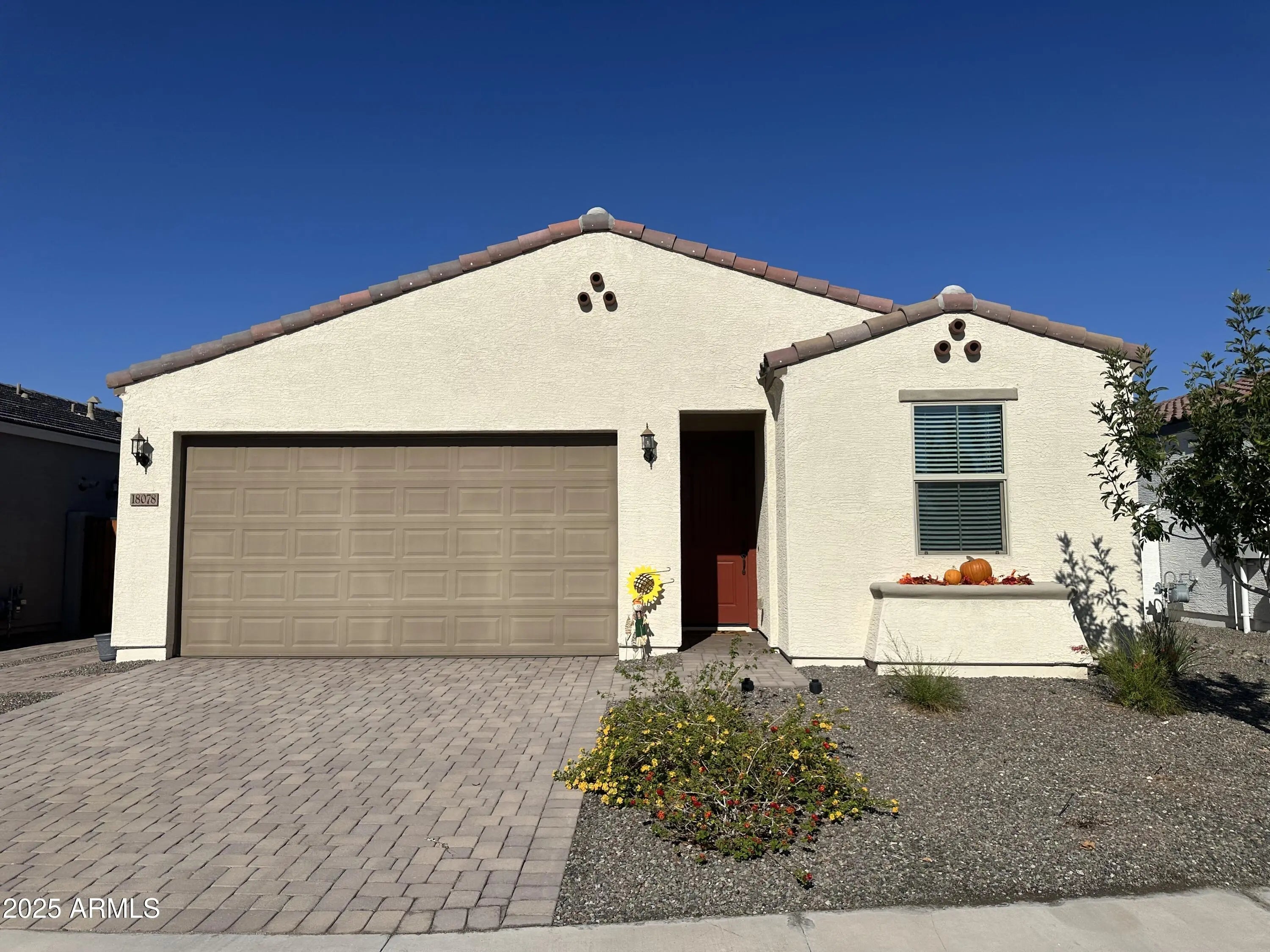 Photo of Listing #6937553