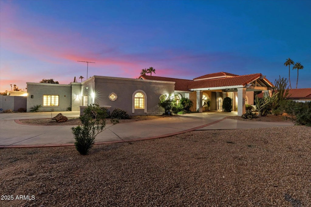 12210 N 76th Place, Scottsdale