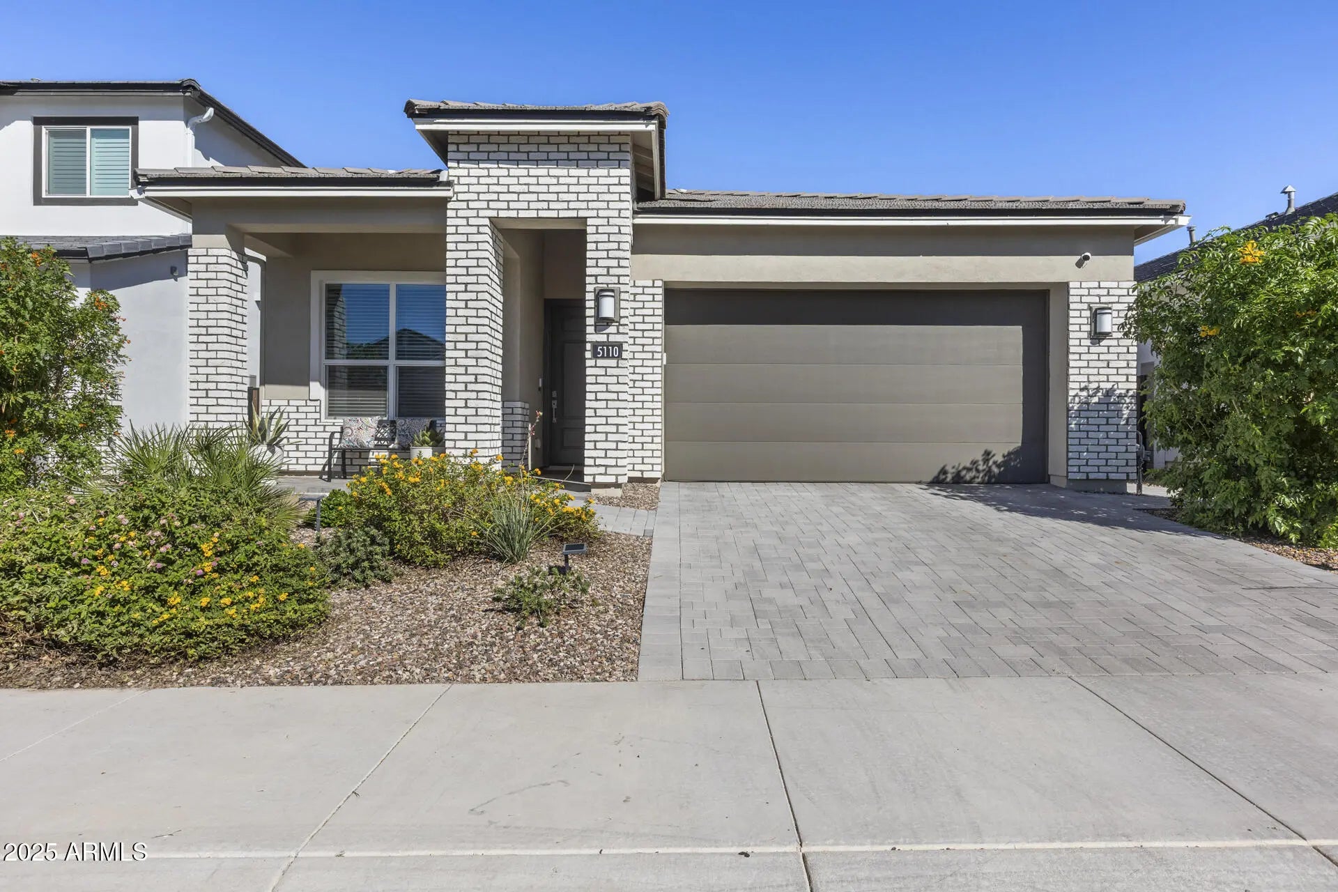 Photo of Listing #6937352