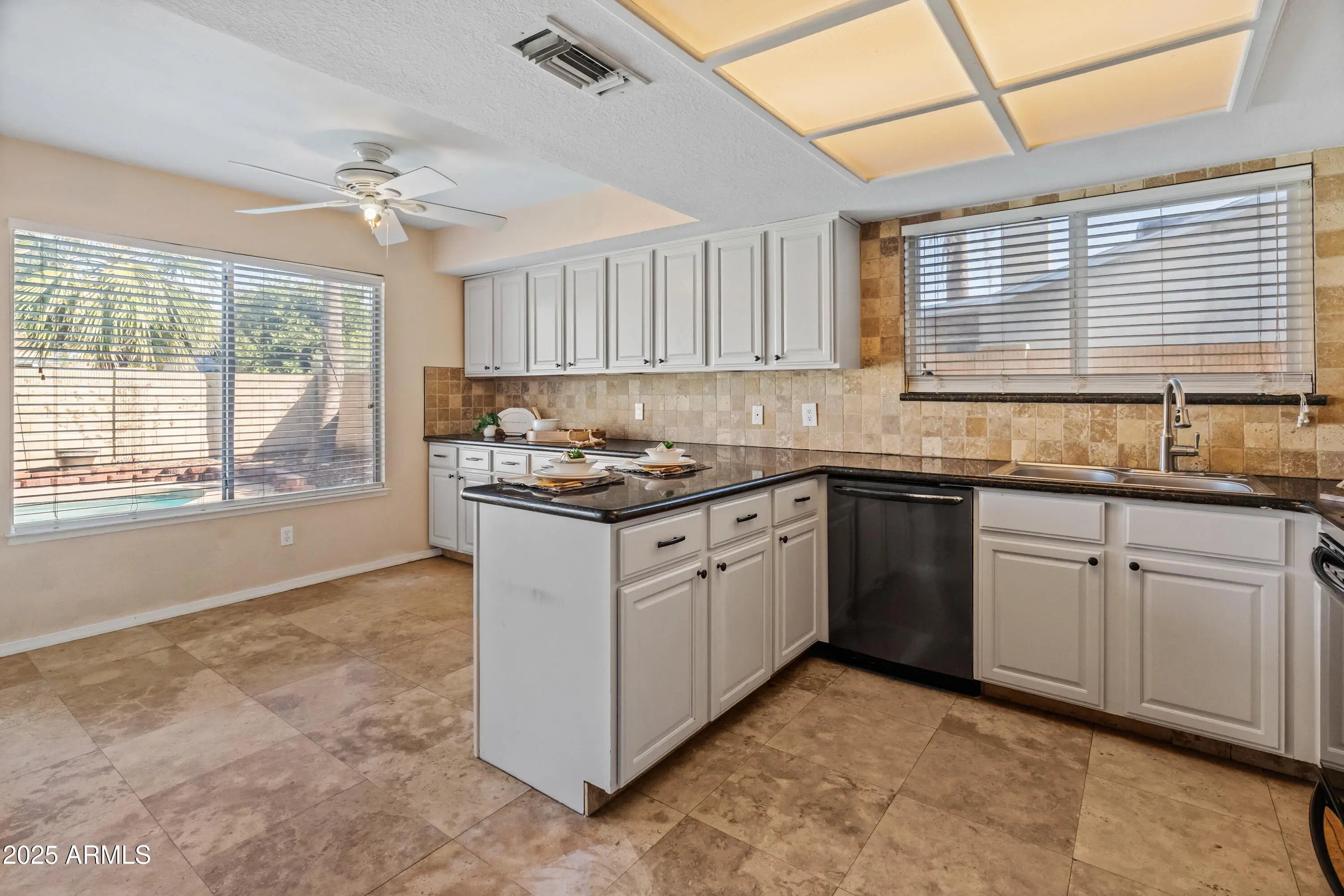 Photo of Listing #6937141