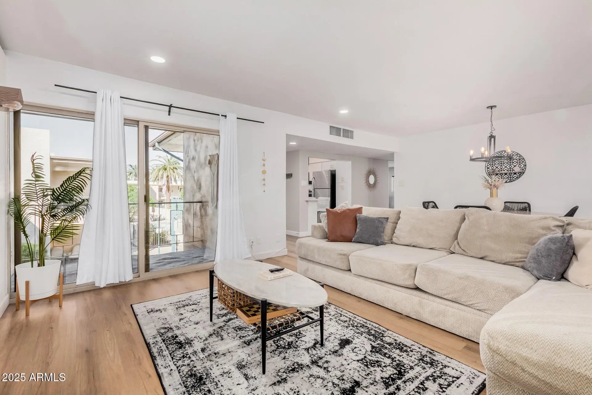 Photo of Listing #6936796