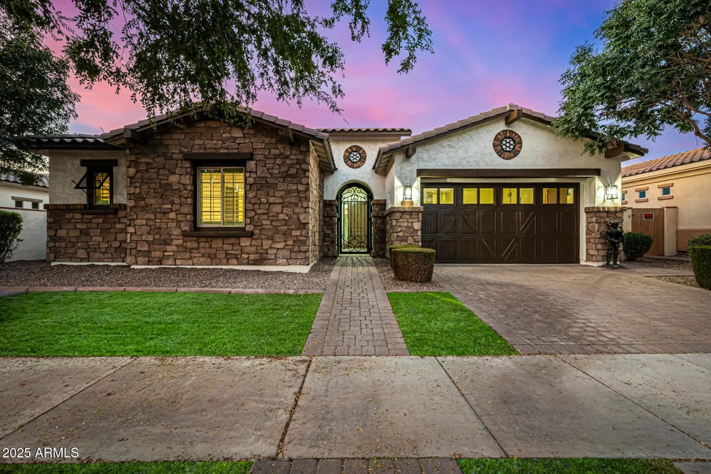 10334 E Radiant Avenue, Mesa