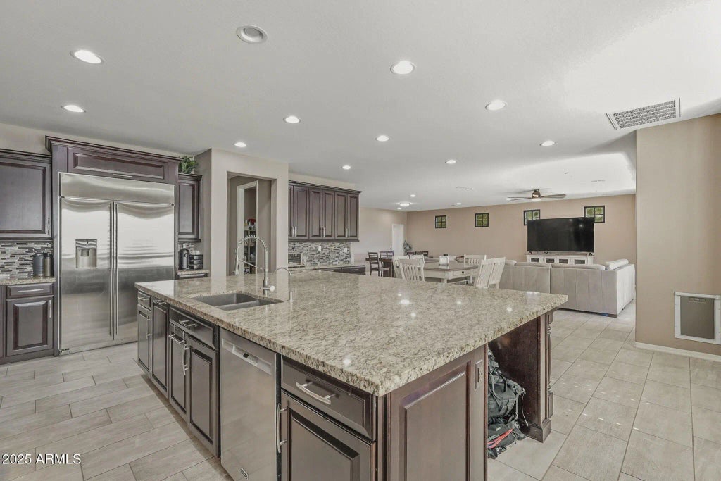 617 W Cantebria Drive, Gilbert