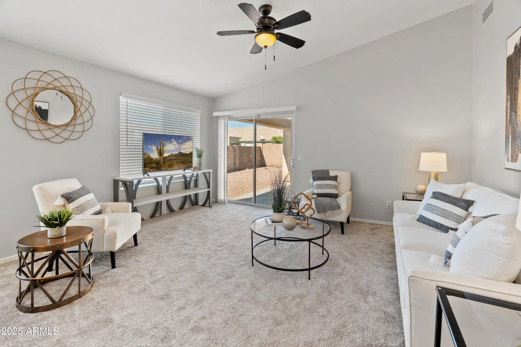 7570 W Nicolet Avenue, Glendale