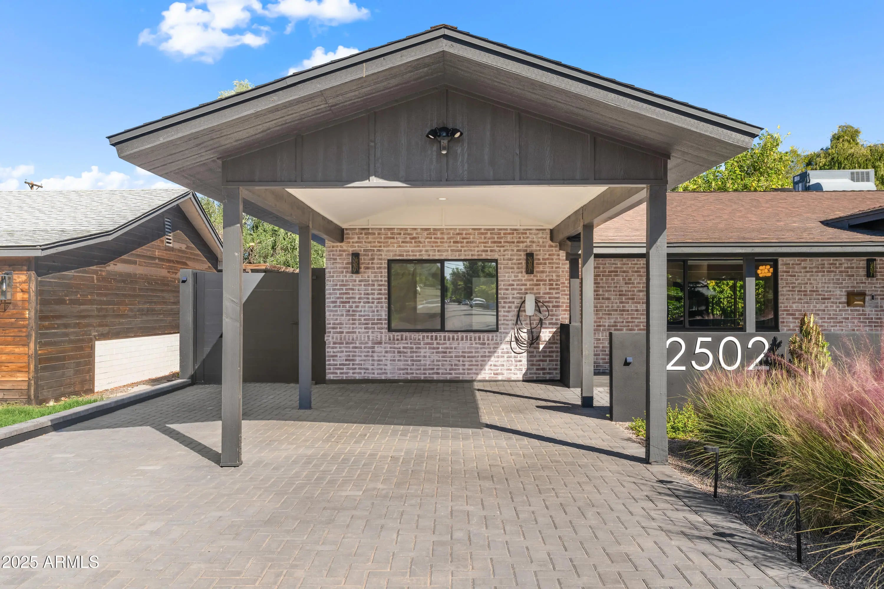 Photo of Listing #6940372