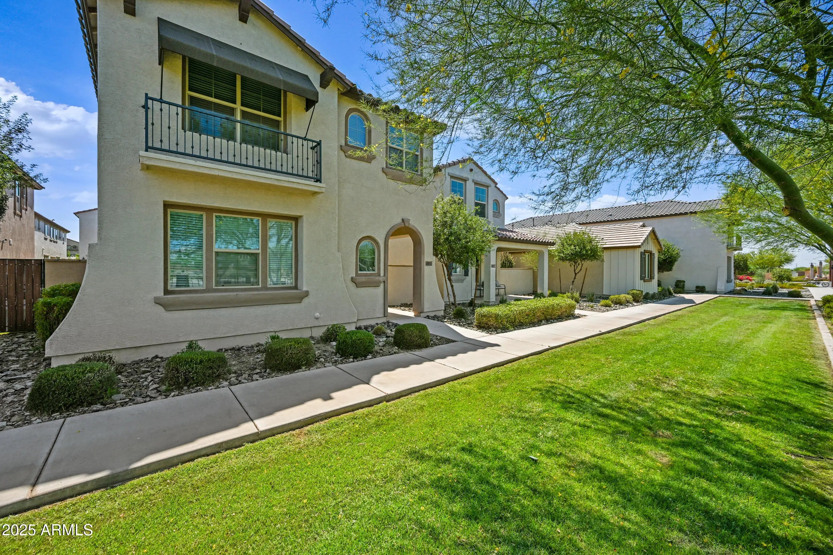 Photo of Listing #6936930