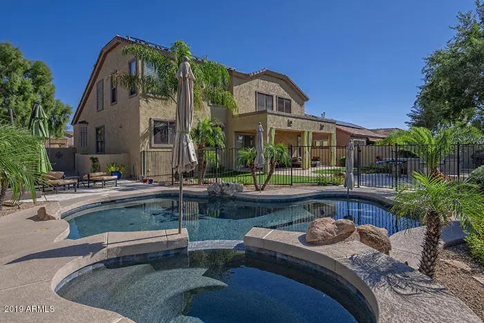 Photo of Listing #6938752