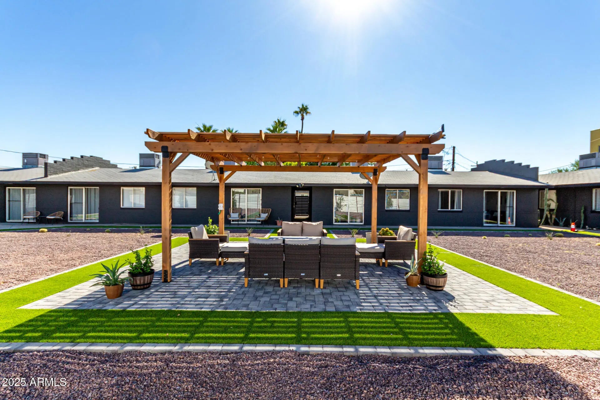 Photo of Listing #6937078