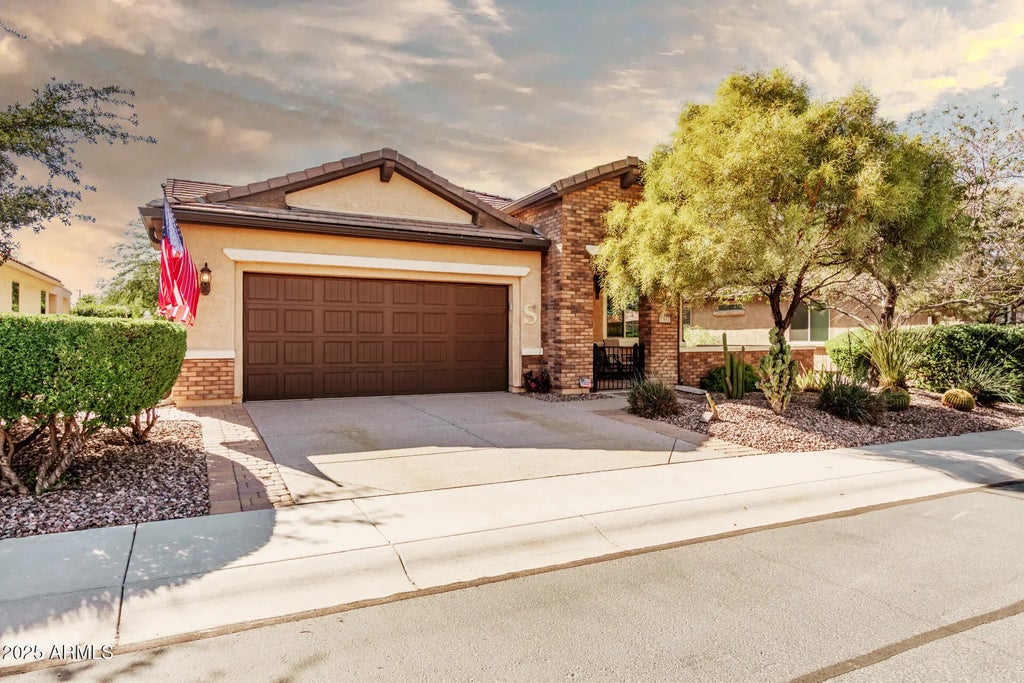 7337 W Silver Spring Way, Florence