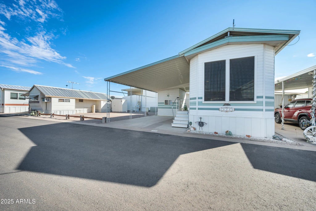 411 E Barrel Cactus Lane, Florence