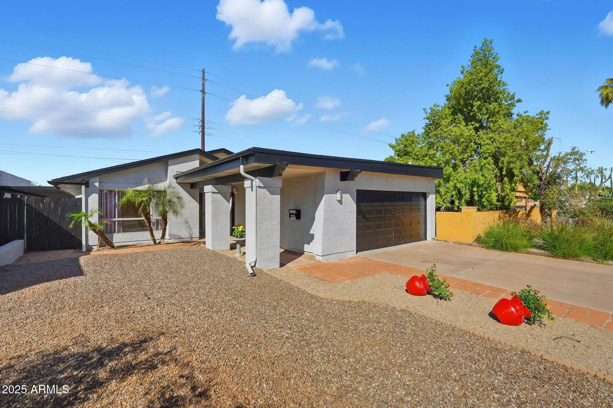 Photo of Listing #6937293